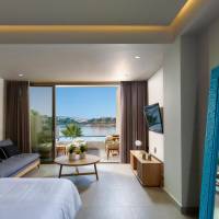Aquamarine Suite with Outdoor Heated Plunge Pool & Hydromassage - Sea View