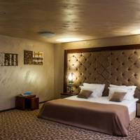 Deluxe Double Room (2 Adults + 1 Child up to 12 years)