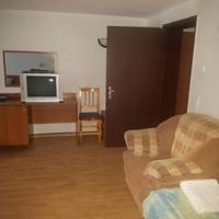 Family Room (2 Adults + 2 Children)