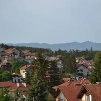 Apartment with Mountain View