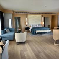 Corner Suite King Bed with City View