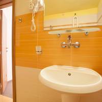 Twin Room (2 Adults + 1 Child)