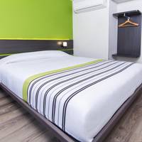 Standard Room with One Queen Bed