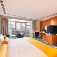 Golden Creekside With Balcony 