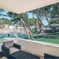 Family Room with Pool View (2 Adults + 1 Child) 