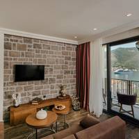 Deluxe Suite with Sea View