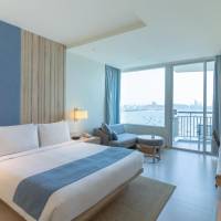Standard King Room with Beach View