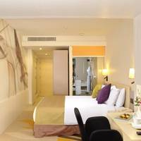 Standard King Room with City View - Smoking