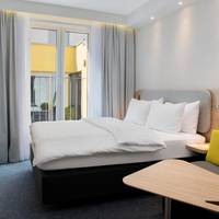 Standard Queen Room - Low Floor