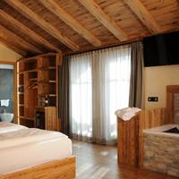 Suite with Spa Bath