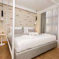 King Room with Spa Bath