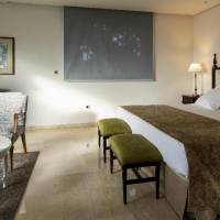 Room #1468354