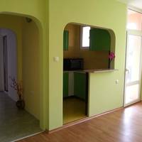 One-Bedroom Apartment with Sea View (5 Adults)