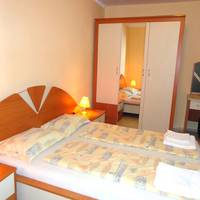 Family Suite (2 Adults + 2 Children)
