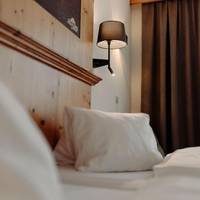 Deluxe Double Room (2 Adults + 1 Child)