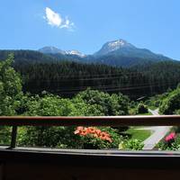 Standard Single Room with Mountain View