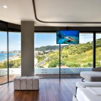 Deluxe Suite with Sea View