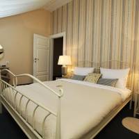 Deluxe Suite with Balcony