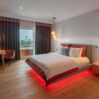 Designer Suite with Side Sea View