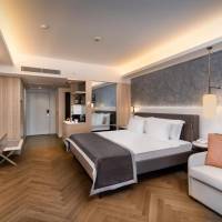 Double or Twin Room with Partial Sea View