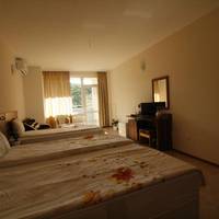 Triple Room with Terrace and Park View