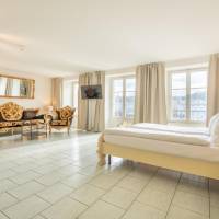 Honeymoon Suite