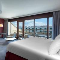 Deluxe One-Bedroom King Suite