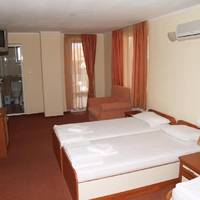 Трехместный