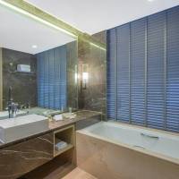 1 King Bed Standard High Floor