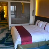 1King 1 Bed room Suite Living Dining Lounge Access