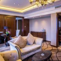 Club King Suite