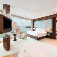 1 King Captain Suite Lounge Access Lake View