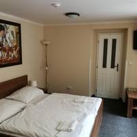 Apartment (3 Adults)