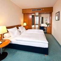 Room #6212840