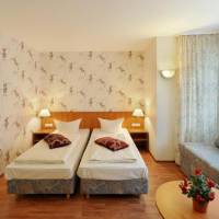 Room #7667808