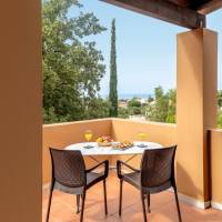 One Bedroom Apartment Side Sea View