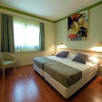 Room #1585838