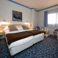 Room #1585840