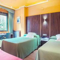 Room #9395924