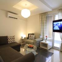 Deluxe One-Bedroom Apartment with Balcony 
