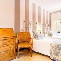 Room #1378342