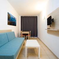 Room #9294326