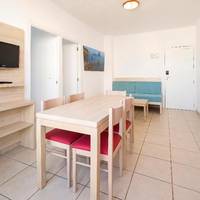 Room #9294328