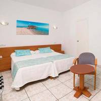 Room #9748718