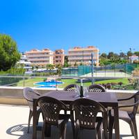 Apartment with Pool View 