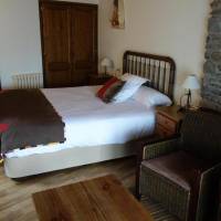 Queen Suite with Spa Bath