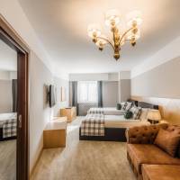 Deluxe Family Suite