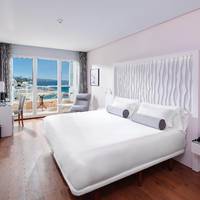 Room #9290845