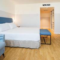 Room #9180243