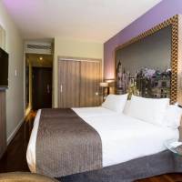 Room #9067850